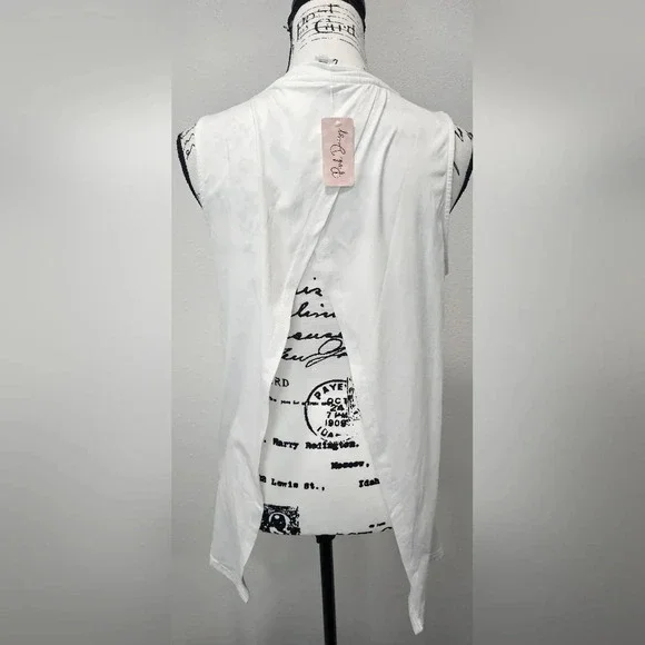 Pink Daisy Women's Athletic Open Back Sleeveless White Tank Top Size Small NWT - Picture 3 of 9